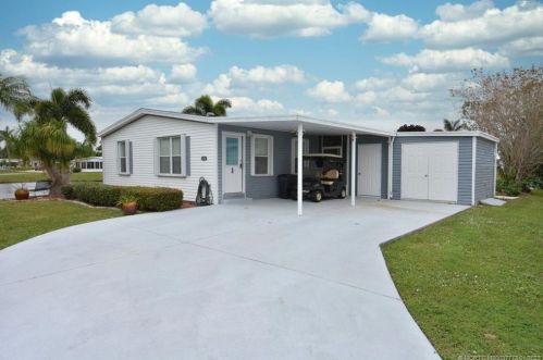 8491 Lavender Ct, Fort Pierce, FL 34952-3374