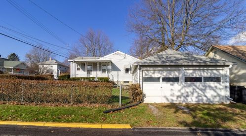511 8th Ave, Beaver Falls, PA 15010-3121