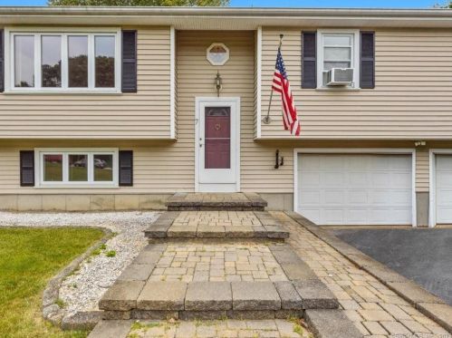 7 Lena Dr, Uncasville, CT 06382-1405