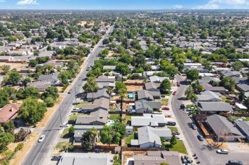 142 M St, Rio Linda CA  95673-2135 exterior