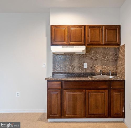 1708 Rockledge Ter, Woodbridge VA  22192-2508 exterior