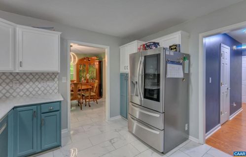 3 Watts Cir, Bybee VA  22963-2051 exterior