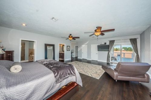 1999 Illinois Ave, Saint Petersburg FL  33703-3421 exterior