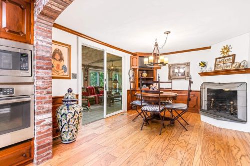 1 Martingale Rd, Amherst NH  03031-2625 exterior