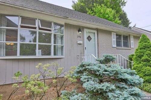 240 Canterbury Pl, Ridgewood NJ  07450-1704 exterior