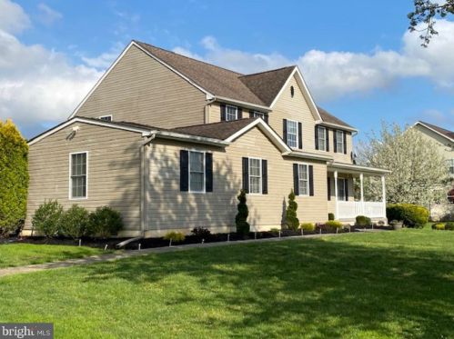 55 Kings Ct, Swedesboro NJ  08085-5033 exterior