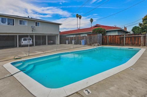 1976 Harris Ave, San Jose CA 95124-1018 exterior