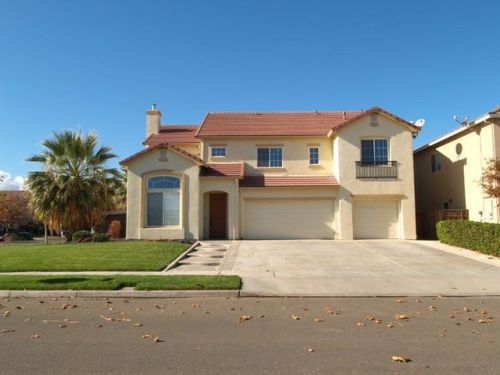 1101 Walnut Creek Dr, Newman, CA 95360-2732