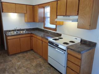 1201 Royal Dr, Cedar Falls IA  50613-4420 exterior