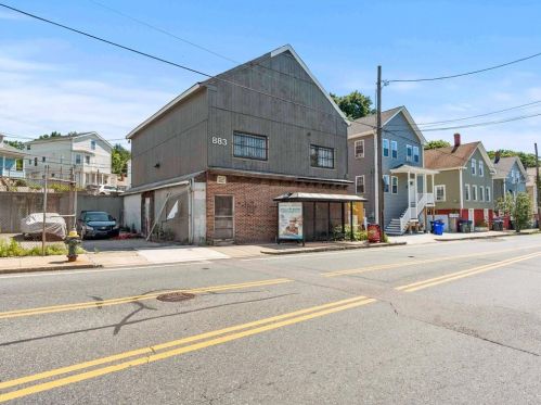 883 Manton Ave, Providence, RI 02909-5649