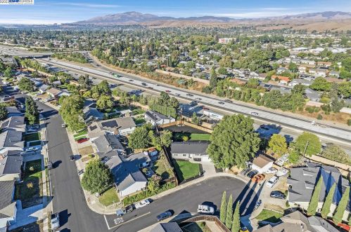 7769 Deervale Ct, Pleasanton CA  94568-1016 exterior