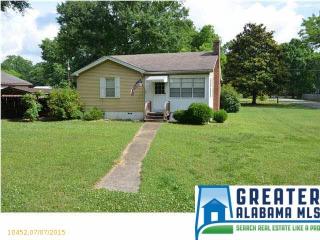 201 Meadowood Ave, Bessemer, AL 35023-2831
