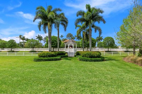 15563 Estancia Ln, West Palm Beach FL  33414-7439 exterior