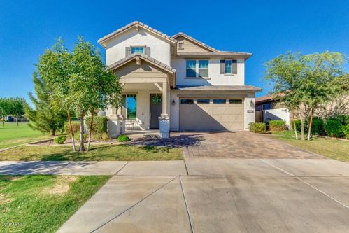 4218 Mesquite St, Gilbert, AZ 85296-1194