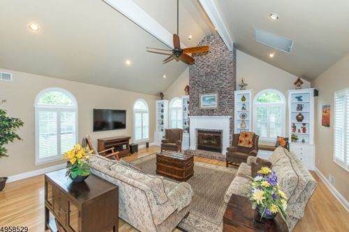 4 Roberts Rd, Dover NJ  07869-3475 exterior