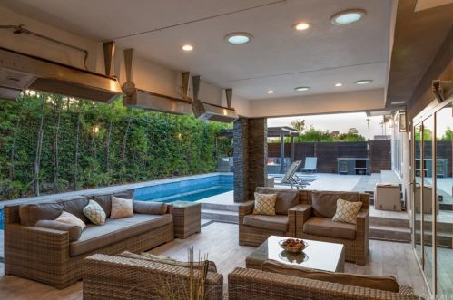 875 Palo Verde Ave, Long Beach, CA 90815-4728