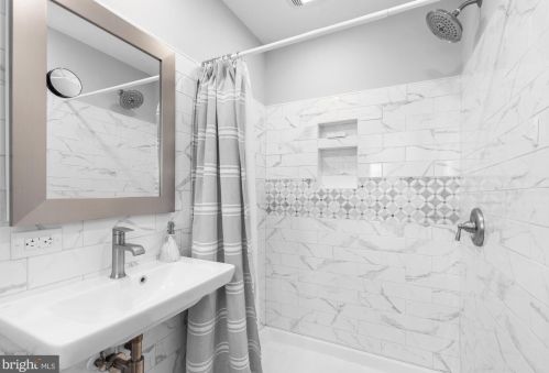 117 Monticello Dr, Riverton NJ 08077-4377 exterior