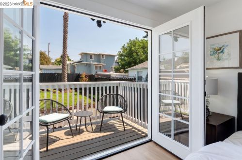 5018 Congress Ave, Oakland CA 94601-5405 exterior