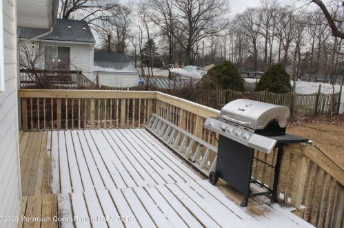 6 Hialeah Ave, Middletown NJ  07748-1049 exterior