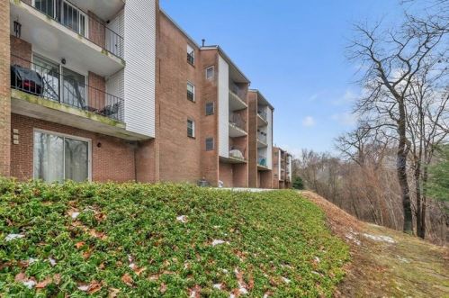 406 Camelot Dr, Pittsburgh PA  15237-4976 exterior