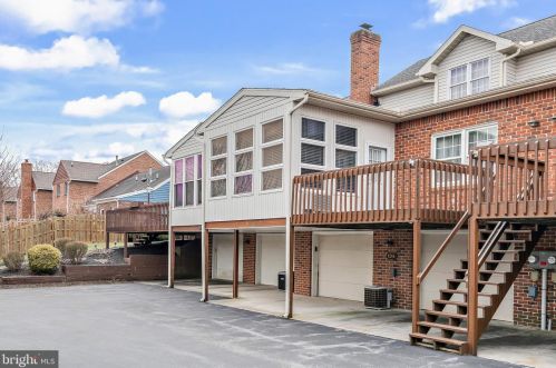 1214 White Birch Ln, Carlisle PA  17013-3591 exterior