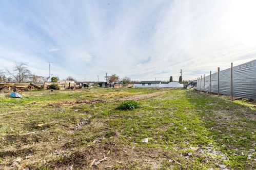 3225 Whitmore Ave, Modesto CA  95358-6238 exterior