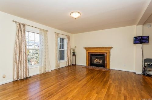 65 Greenvale Cir, White Plains NY  10607-1601 exterior