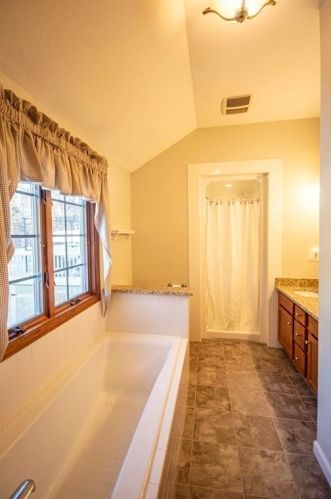 31 Jerome St, Berkley MA 02779-1121 exterior