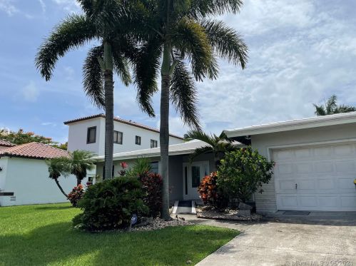 207 3rd Ave, Dania Beach, FL 33004-2911