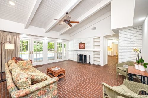 1520 Bonita Vista Dr, San Bernardino CA  92404-2104 exterior