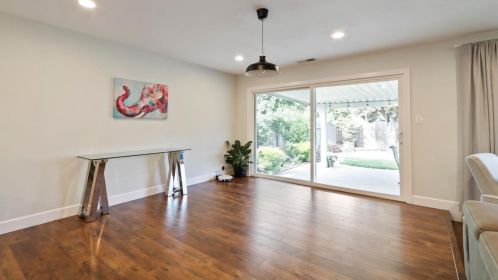 10655 Valley View Dr, Rancho Cordova CA  95670-2468 exterior