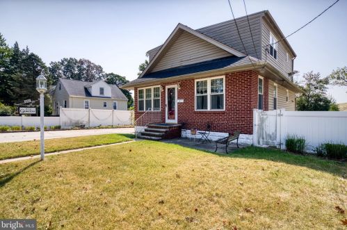 912 Woodlawn Ave, West Deptford, NJ 08063-1724