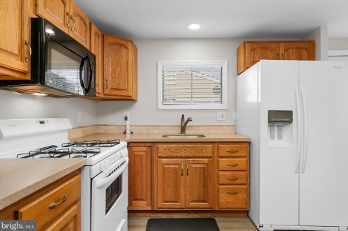 14 Hemsing Dr, Lumberton Township NJ  08048-3060 exterior