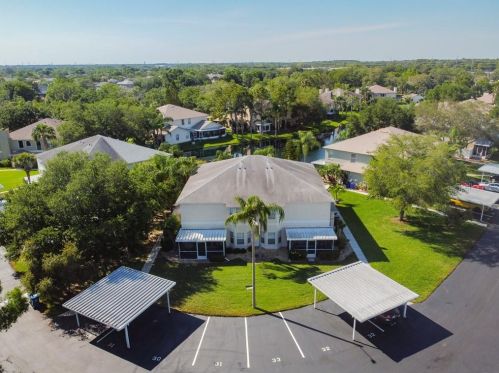 30 Emerald Bay Dr, Oldsmar, FL 34677-5001