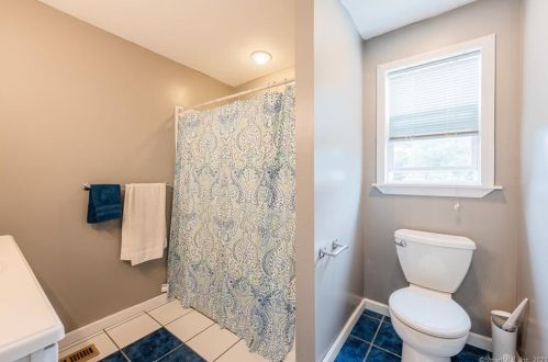 3 Robin St, Waterford CT  06385-2111 exterior