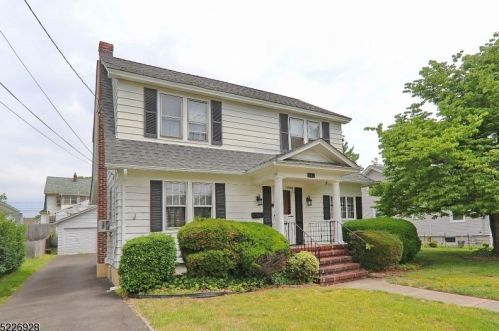 643 Galvin Ave, Roselle, NJ 07203-1546