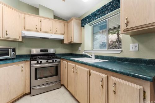 47445 Rainbow Oaks Dr, Temecula CA  92592-2937 exterior