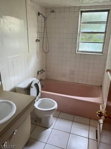 389 Teaneck Rd, Ridgefield Park NJ  07660-2013 exterior