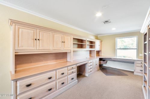 5501 Camelback Rd, Phoenix AZ 85033-1642 exterior