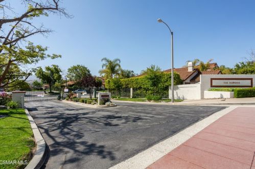 865 Links View Dr, Simi Valley, CA 93065-6661