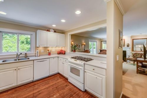 3728 Ashworth Dr, Cincinnati, OH 45208-1817