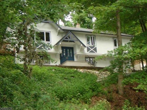 78 Seneca Lake Rd, Sparta NJ  07871-2828 exterior