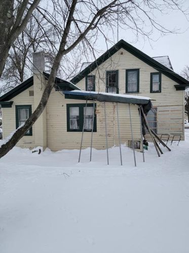 37 Division Ave, Poskin, WI 54812-1134