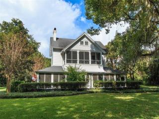100 Oakleigh Dr, Maitland, FL 32751-5835