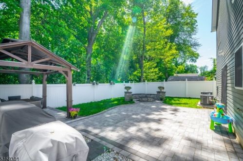 126 New St, Cranford NJ  07016-2647 exterior