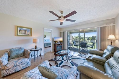 175 Turtle Lake Ct, Naples FL  34105-5564 exterior