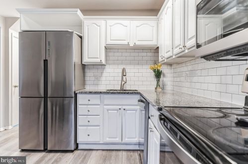 13732 Moccasin Ct, Woodbridge VA  22193-4422 exterior