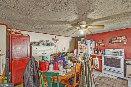 25 Green St, Pilesgrove NJ 08098-1136 exterior