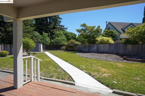 2322 Olinda Ct, Pinole CA  exterior