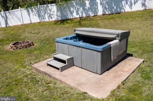 50 Ashley Cir, Gilbertsville PA  19525-8876 exterior